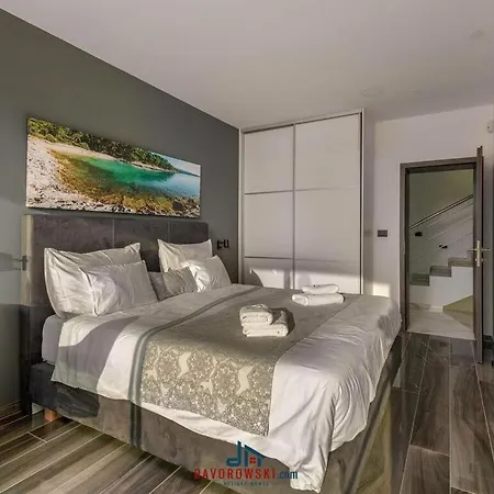 Eligo Comfortable Hotel 4*